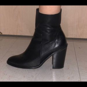 Sock ankle boots